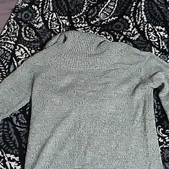 Cowlick neck sweater - Picture 1 of 4